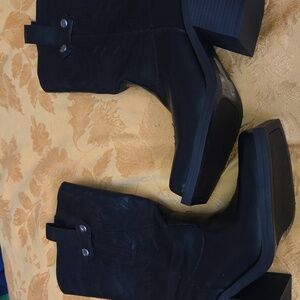 FOREVER 21 NWOT black Boots size 9